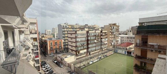 3 rooms Apartment in Bari, Italy No. 21011 6