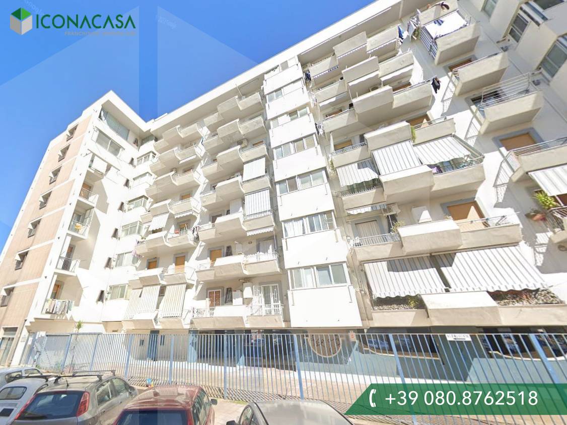 3 rooms Apartment in Bari, Italy No. 21011