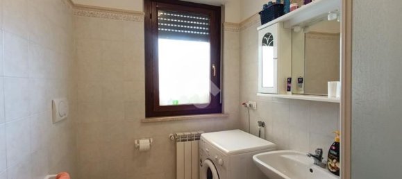 Квартира с 3 спальнями в Пинето, Италия № 318669 11