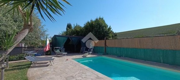 Квартира с 3 спальнями в Пинето, Италия № 318669 2