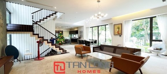 6 Schlafzimmer Villa in Long Bien, Vietnam, Nr. 557 2