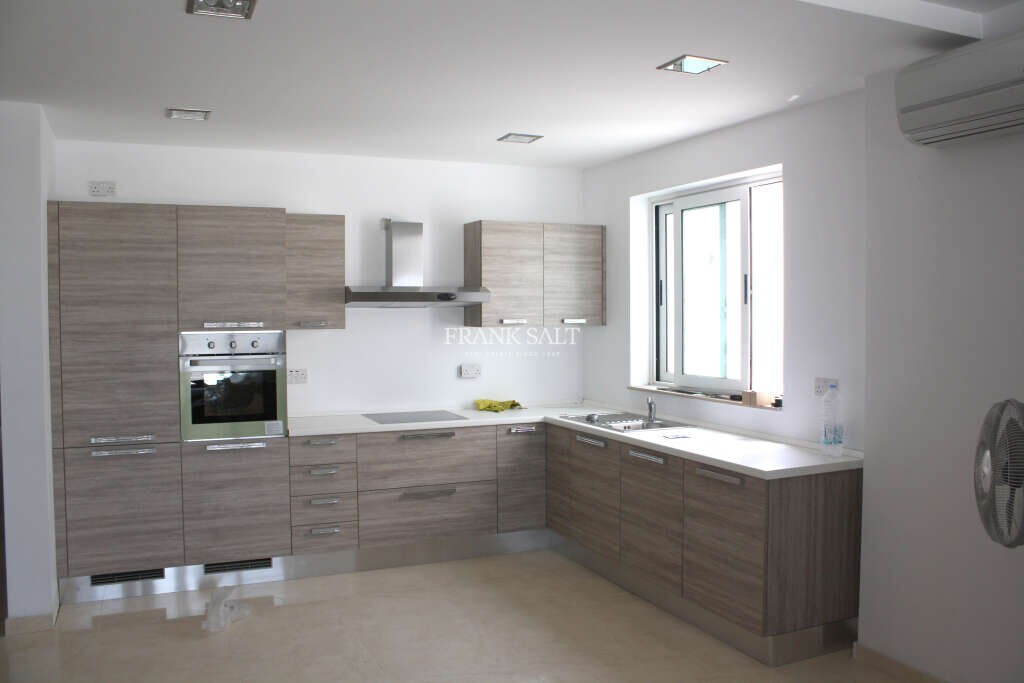 3 bedrooms Penthouse in Saint Paul's Bay, Malta No. 8562