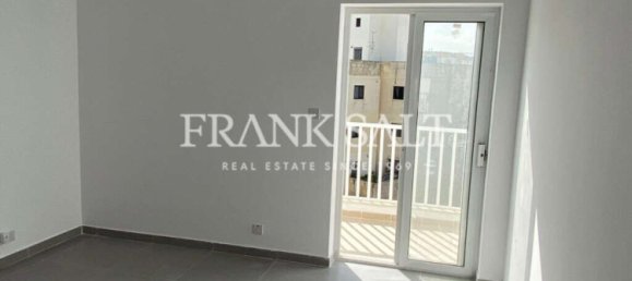 2 bedrooms Penthouse in Saint Paul's Bay, Malta No. 2414 4