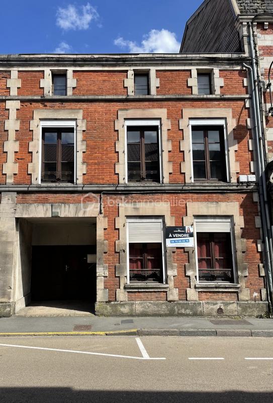 6غرفة بناية في Haute-Marne, France رقم 64246