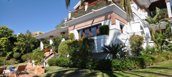 4 bedrooms Villa in Marbella, Spain No. 9939 4
