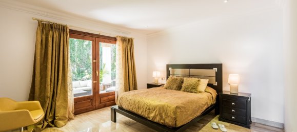 4 bedrooms Villa in Marbella, Spain No. 9939 7