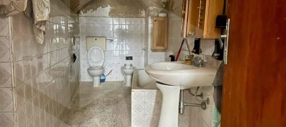 3 rooms Apartment in Bisceglie, Italy No. 40082 18