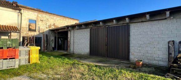 5 rooms House in Suzzara, Italy No. 145811 2