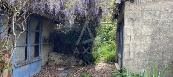 2 bedrooms House in Chartres, France No. 63012 10