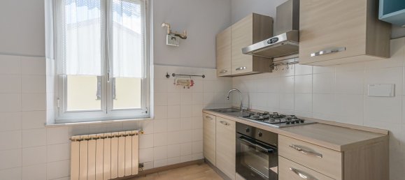 Apartamento T3 em La Spezia, Italy N.º 314282 14