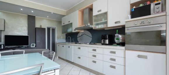 3 rooms Apartment in Beinasco, Italy No. 301185 4