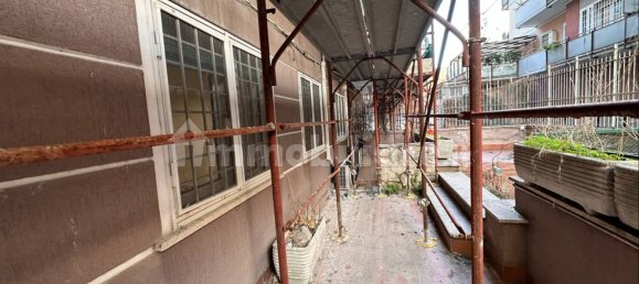 Квартира с 2 спальнями в Рим, Италия № 119342 24