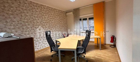 Квартира с 2 спальнями в Рим, Италия № 119342 4