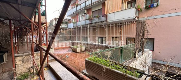 Квартира с 2 спальнями в Рим, Италия № 119342 25