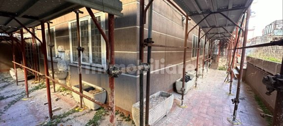 Квартира с 2 спальнями в Рим, Италия № 119342 23