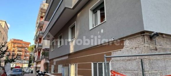 Квартира с 2 спальнями в Рим, Италия № 119342 14