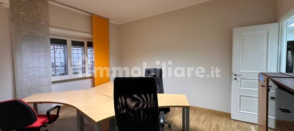 Квартира с 2 спальнями в Рим, Италия № 119342 6