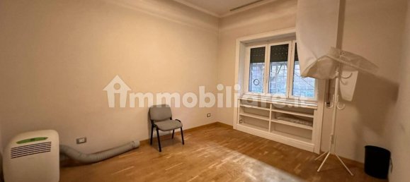 Квартира с 2 спальнями в Рим, Италия № 119342 8