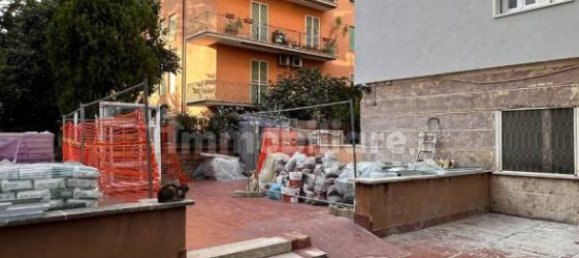 Квартира с 2 спальнями в Рим, Италия № 119342 13