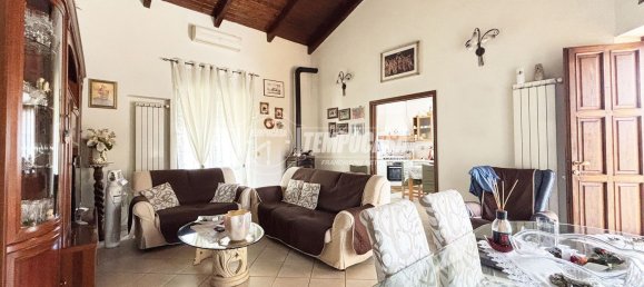 5 bedrooms Villa in Mazzè, Italy No. 370865 5