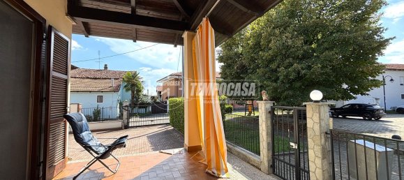 5 bedrooms Villa in Mazzè, Italy No. 370865 2