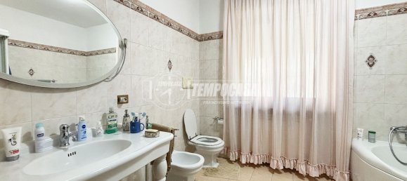 5 bedrooms Villa in Mazzè, Italy No. 370865 14