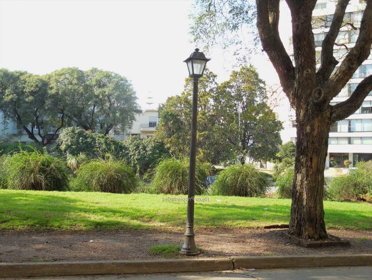 4 bedrooms Apartment in Montevideo, Uruguay No. 5915