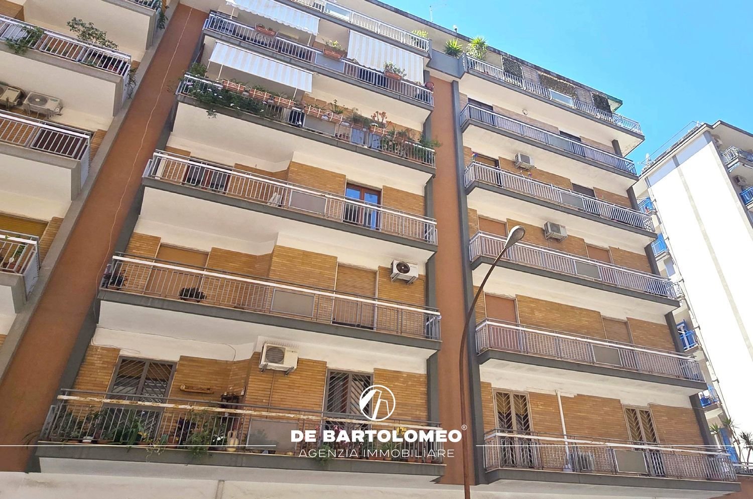 4 bedrooms Apartment in Taranto, Italy No. 358401