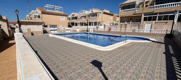 1 bedroom Bungalow for sale in Torrevieja, Alicante, Valencian Community, Spain № 370035 2