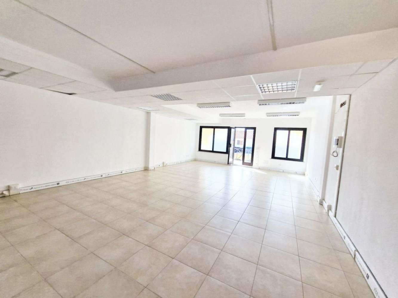 Офис 90м² в Ольбия, Италия № 372003