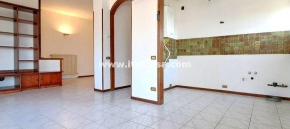 2 bedrooms Apartment in Alzano Lombardo, Italy No. 290411 5