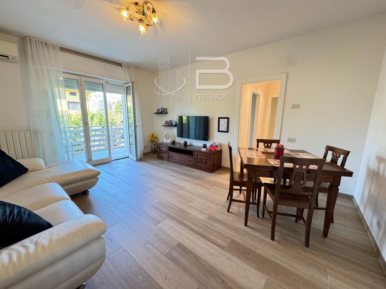 5 bedrooms Apartment in Uzzano, Italy No. 339464