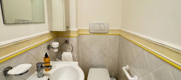 5 bedrooms Apartment in Uzzano, Italy No. 339464 12