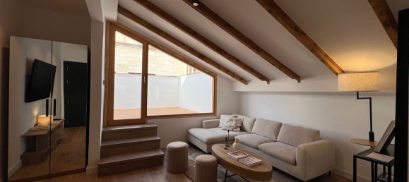 2 Schlafzimmer Penthouse in Ciutat Vella, Spain, Nr. 143739 12