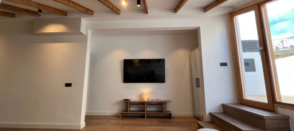 2 Schlafzimmer Penthouse in Ciutat Vella, Spain, Nr. 143739 10