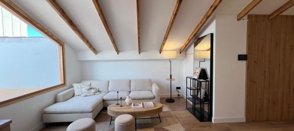 2 Schlafzimmer Penthouse in Ciutat Vella, Spain, Nr. 143739 9