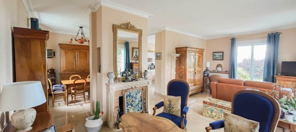 5 bedrooms House in Hurigny, France No. 358408 8