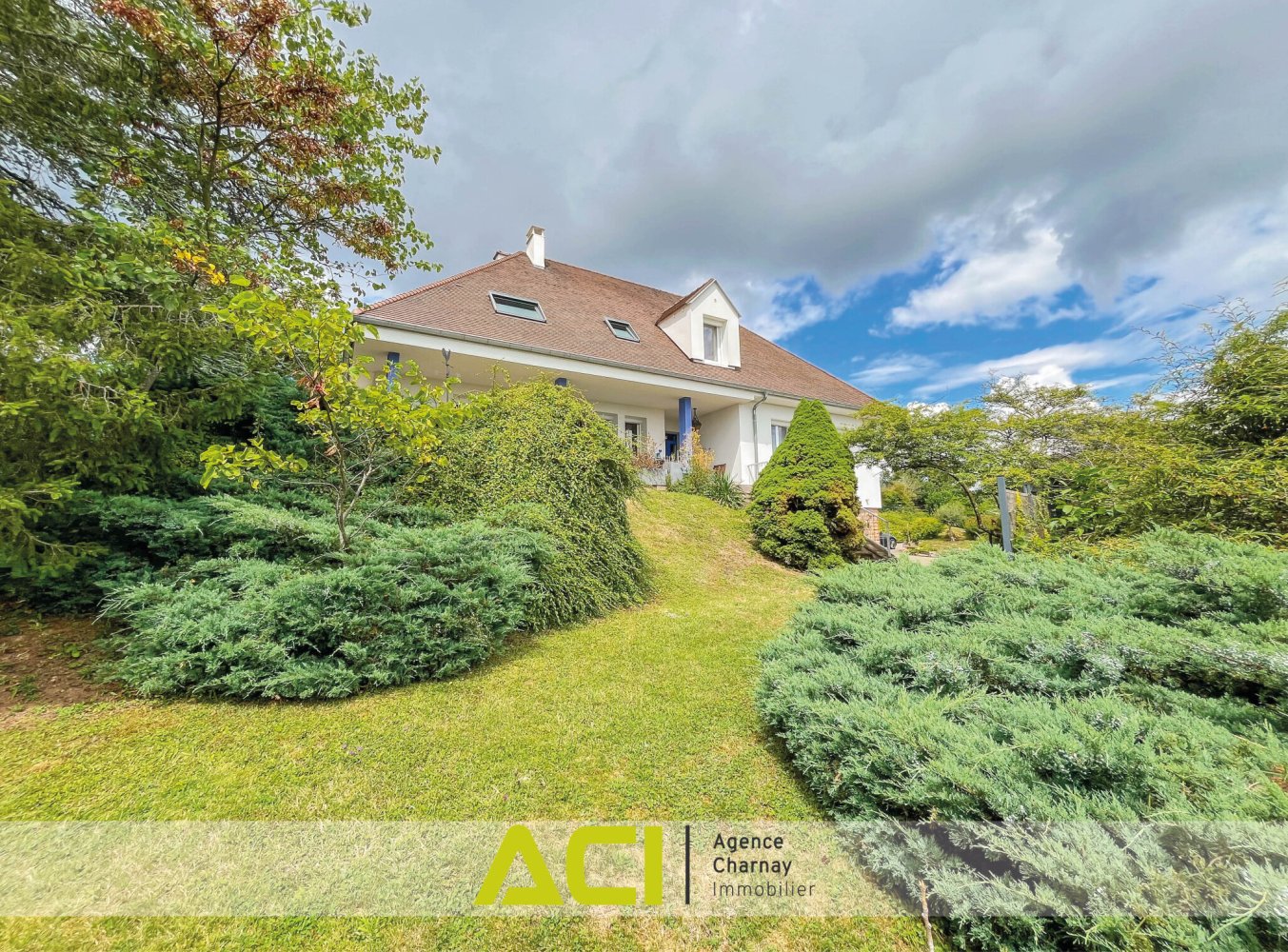 5 bedrooms House in Hurigny, France No. 358408