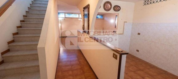 3 bedrooms House in Luni, Italy No. 94408 6