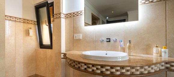 5 bedrooms Villa in Mijas, Spain No. 150688 17