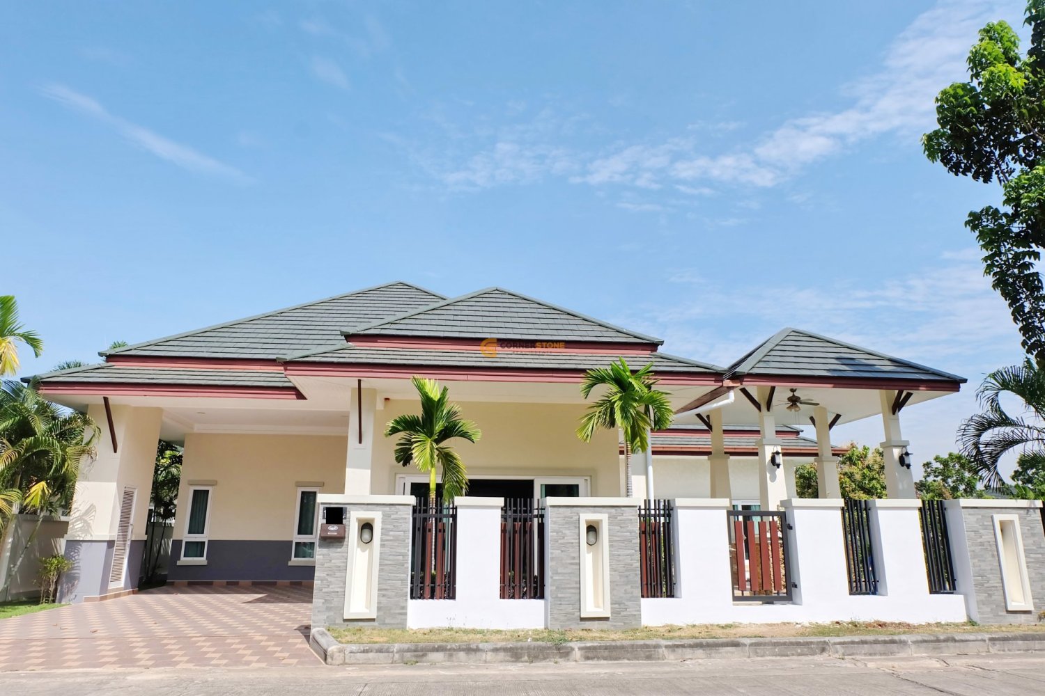 Café/restaurante de 3 dormitorios en Pattaya, Thailand No. 19485