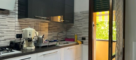 3 chambres Appartement à Reggio Emilia, Italy No. 330636 3