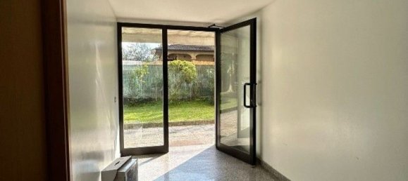 3 chambres Appartement à Reggio Emilia, Italy No. 330636 7