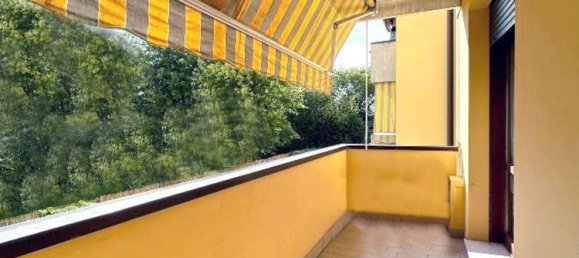 3 chambres Appartement à Reggio Emilia, Italy No. 330636 6