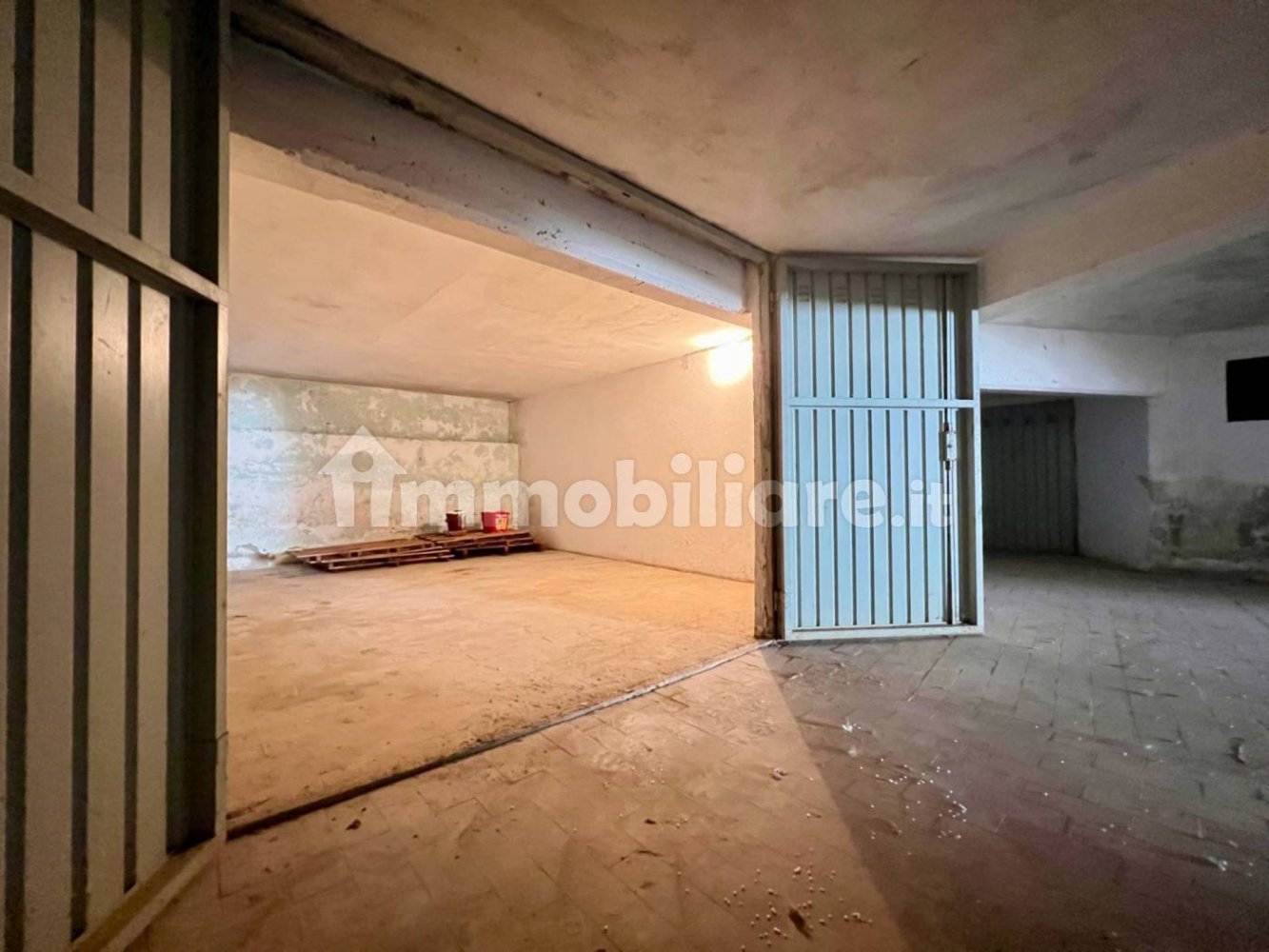 Garaje en Cervo, Italy 18 m² No. 260248