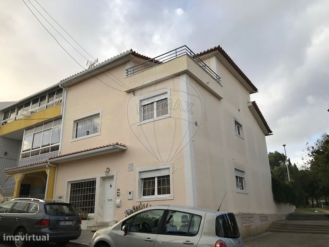 Casa de 5 dormitorios en Porto Salvo, Portugal No. 180256