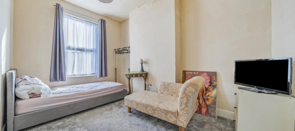 3 bedrooms Commercial property in London, United Kingdom No. 7666 7