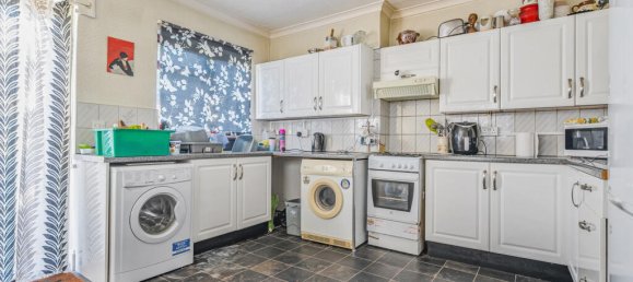 3 bedrooms Commercial property in London, United Kingdom No. 7666 3