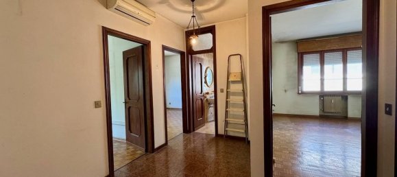 3 bedrooms Apartment in Padua, Italy No. 261915 11