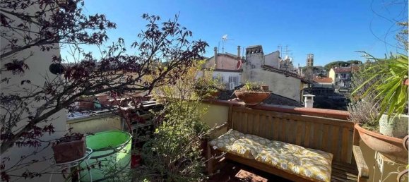 6 rooms Penthouse in Florence, Italy No. 36850 2